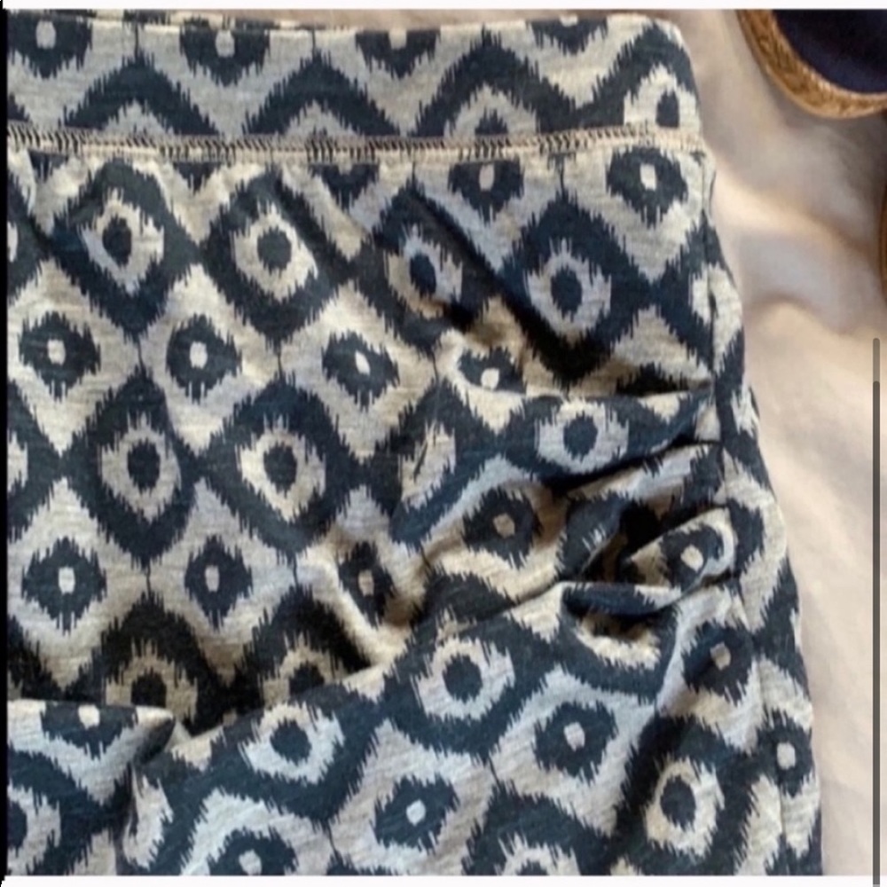 Patterned mini skirt - Picture 3 of 3